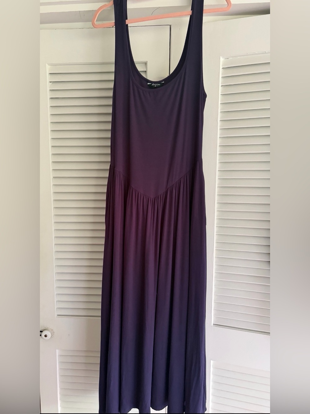 Elegant Sleeveless Midi Dress in Deep Navy - Picture 3 of 12